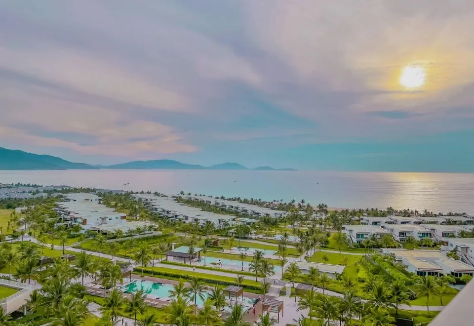 The drive from Alma Resort Cam Ranh to Cam Ranh International Airport — photo 3 of 28