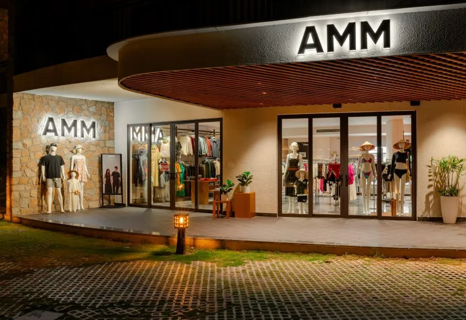 The drive from Amiana Resort Cam Ranh to Cam Ranh International Airport — photo 23 of 29