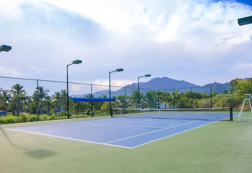 The drive from Cam Ranh Riviera Beach Resort to Cam Ranh International Airport — photo 16 of 16