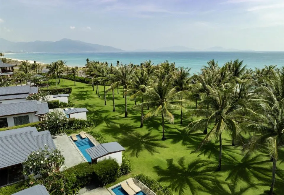 The drive from Radisson Blu Resort Cam Ranh to Cam Ranh International Airport — photo 55 of 63